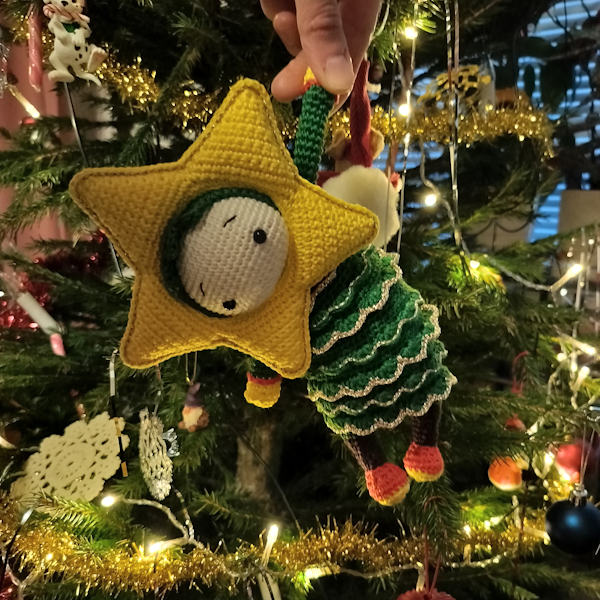 Crocheting by elinap